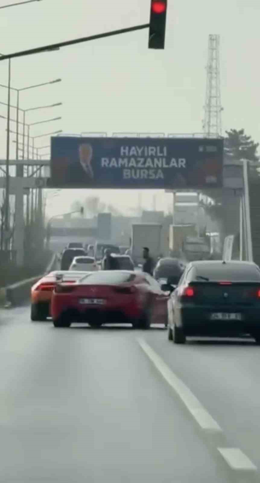 Bursa’da Lamborghini ve Ferrari sürücülerine 100 bin TL ceza
