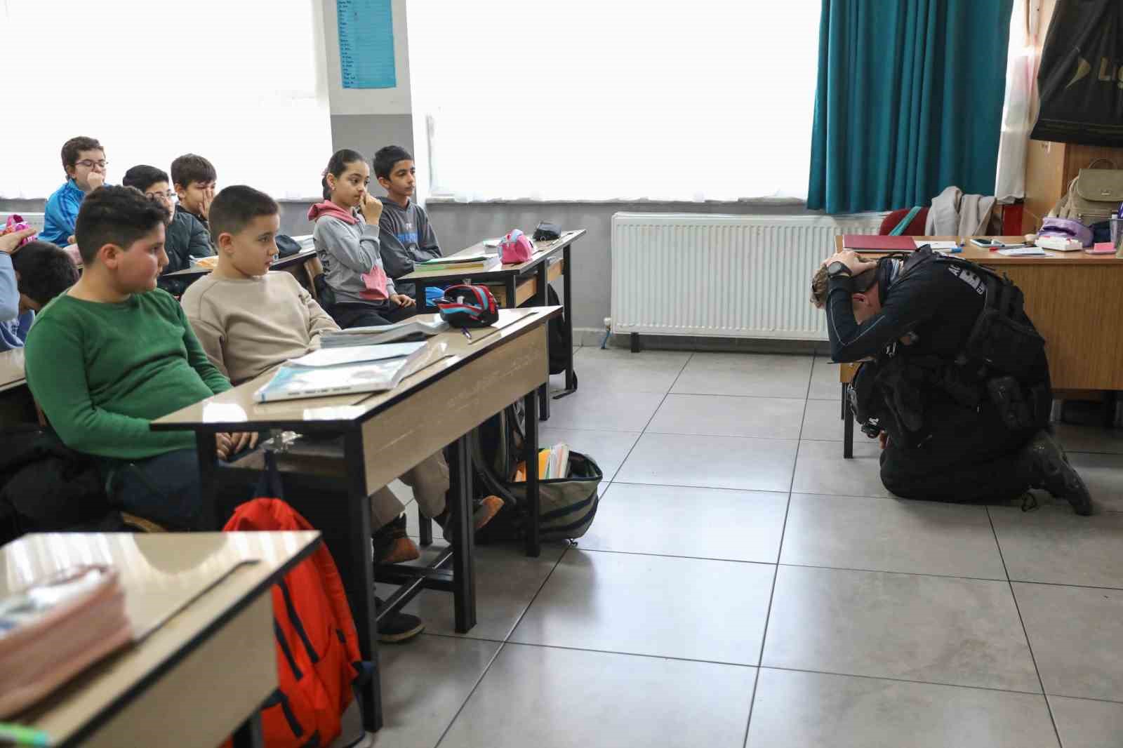 Bursa’da miniklere afet eğitimi
