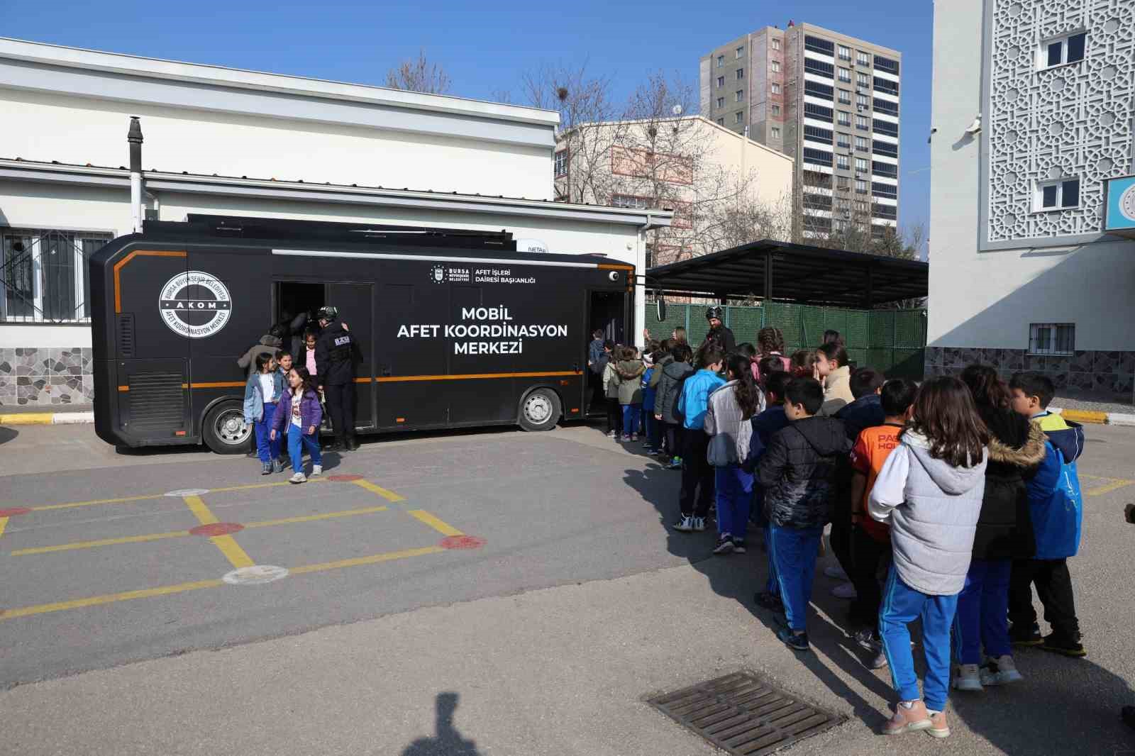 Bursa’da miniklere afet eğitimi
