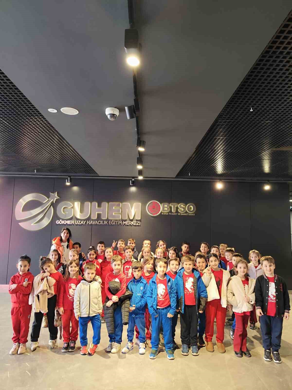 Bursa’da Öğrenciler GUHEM’de uzayın derinliklerine yolculuk yaptı
