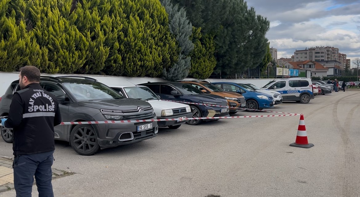 Bursa’da okul önünde kadın öğretmene silahlı saldırı düzenleyen eski nişanlısı tutuklandı
