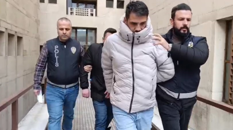 Bursa’da okul önünde kadın öğretmene silahlı saldırı düzenleyen eski nişanlısı tutuklandı
