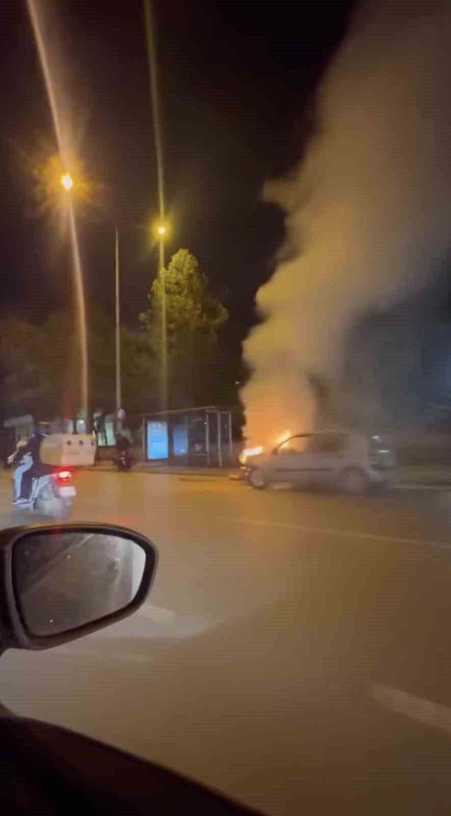 Bursa’da otomobil alevlere teslim oldu
