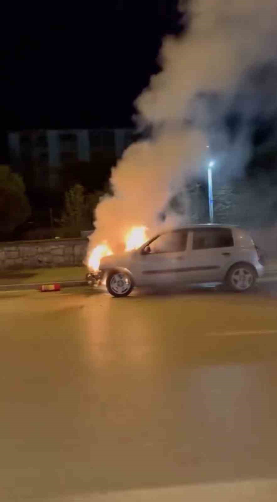 Bursa’da otomobil alevlere teslim oldu
