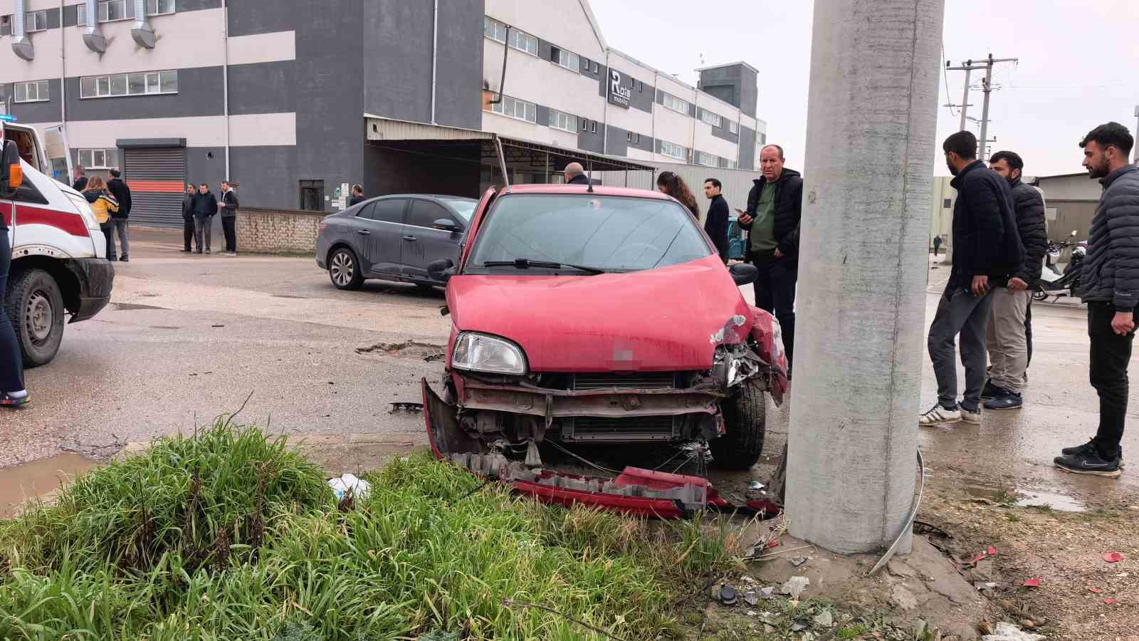 Bursa’da otomobiller çarpıştı: 1 yaralı
