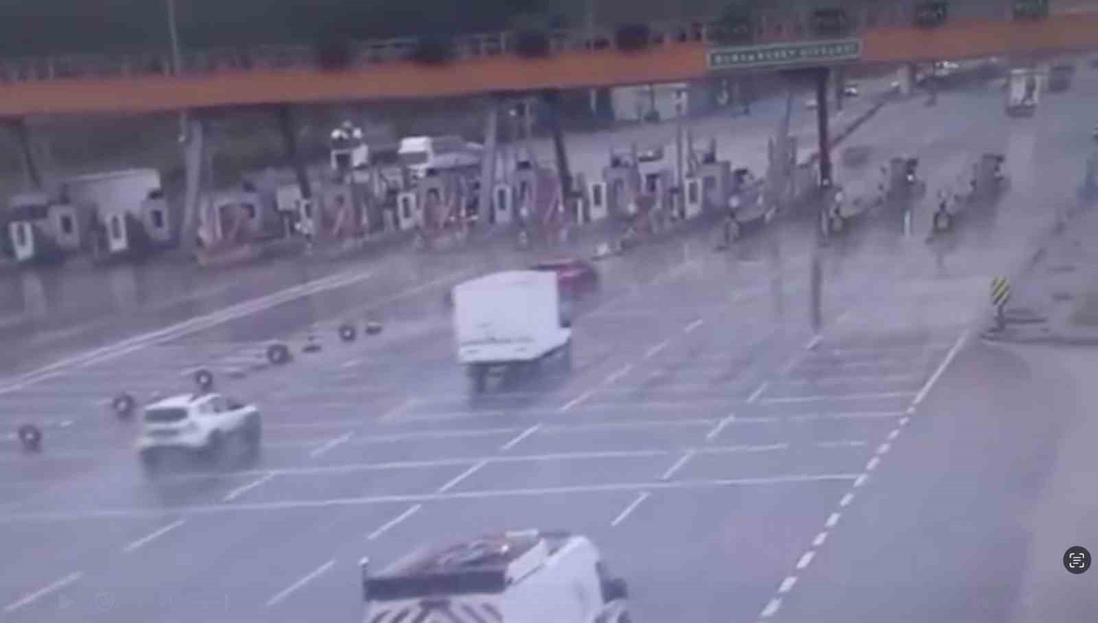 Bursa’da otoyolda pes dedirten görüntü: Ters şeritte kilometrelerce ilerledi
