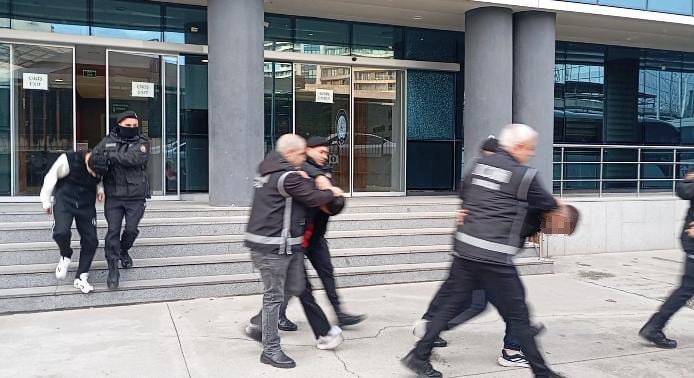 Bursa’da Özel Harekat destekli operasyon: 3 gözaltı
