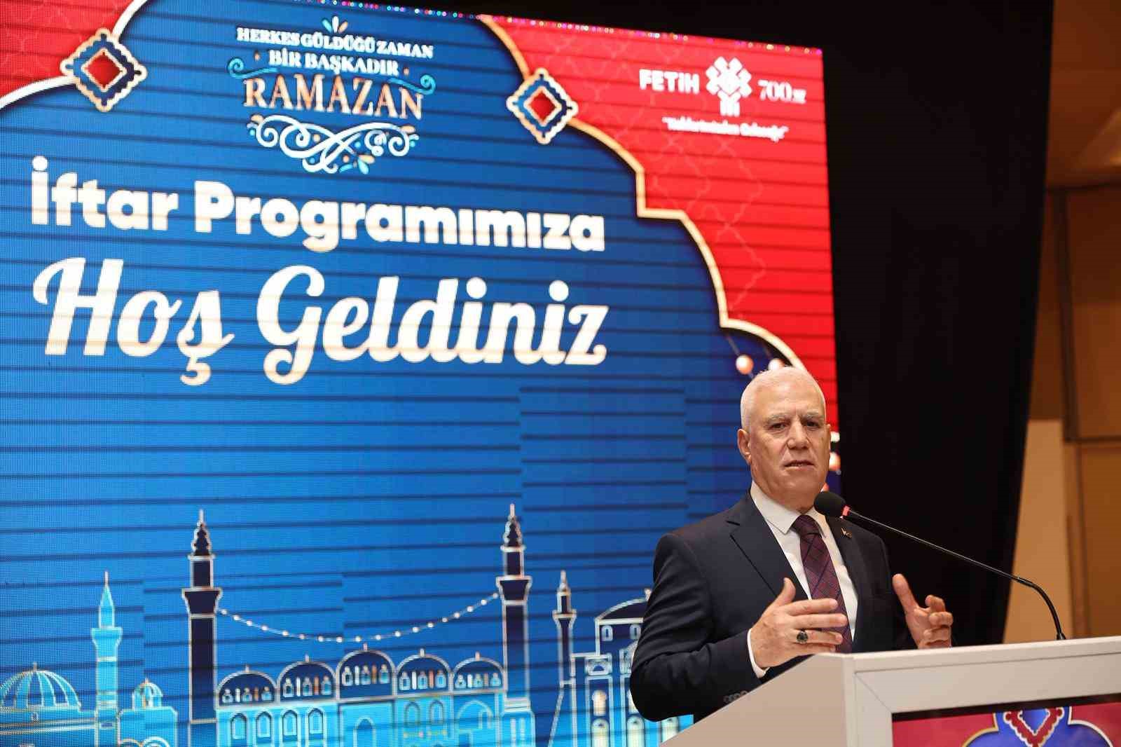 Bursa’da özlenen tablo...Mecliste su için tartıştılar, iftarda aynı sofrada buluştular
