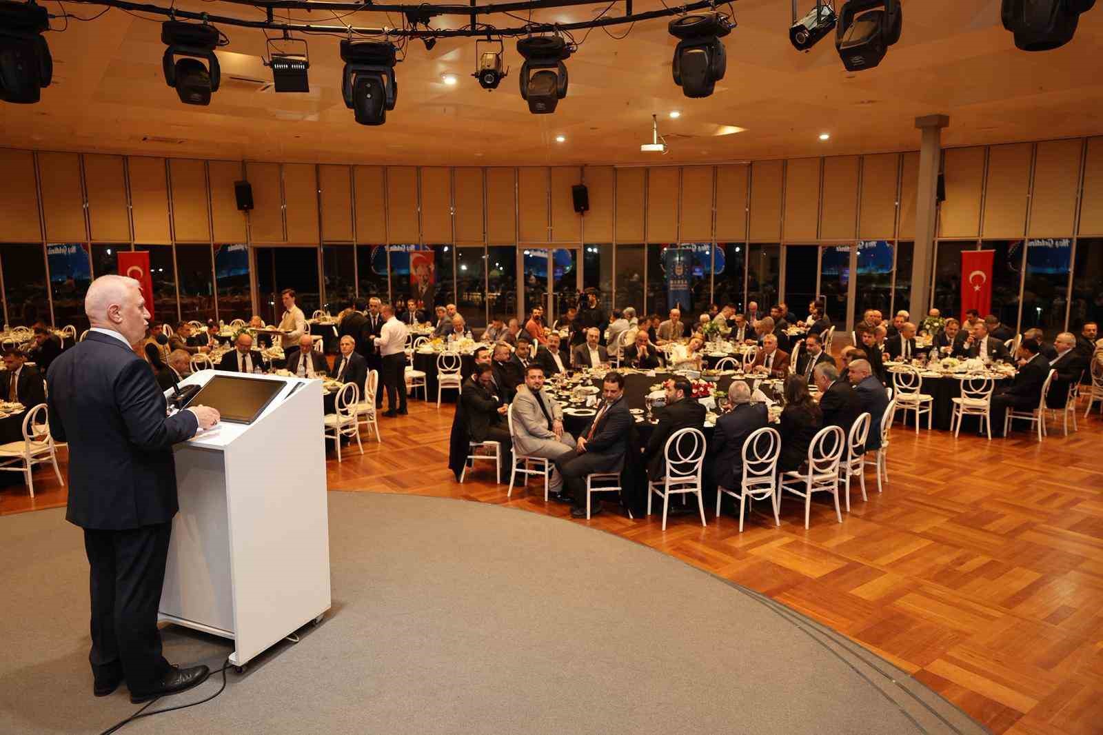 Bursa’da özlenen tablo...Mecliste su için tartıştılar, iftarda aynı sofrada buluştular
