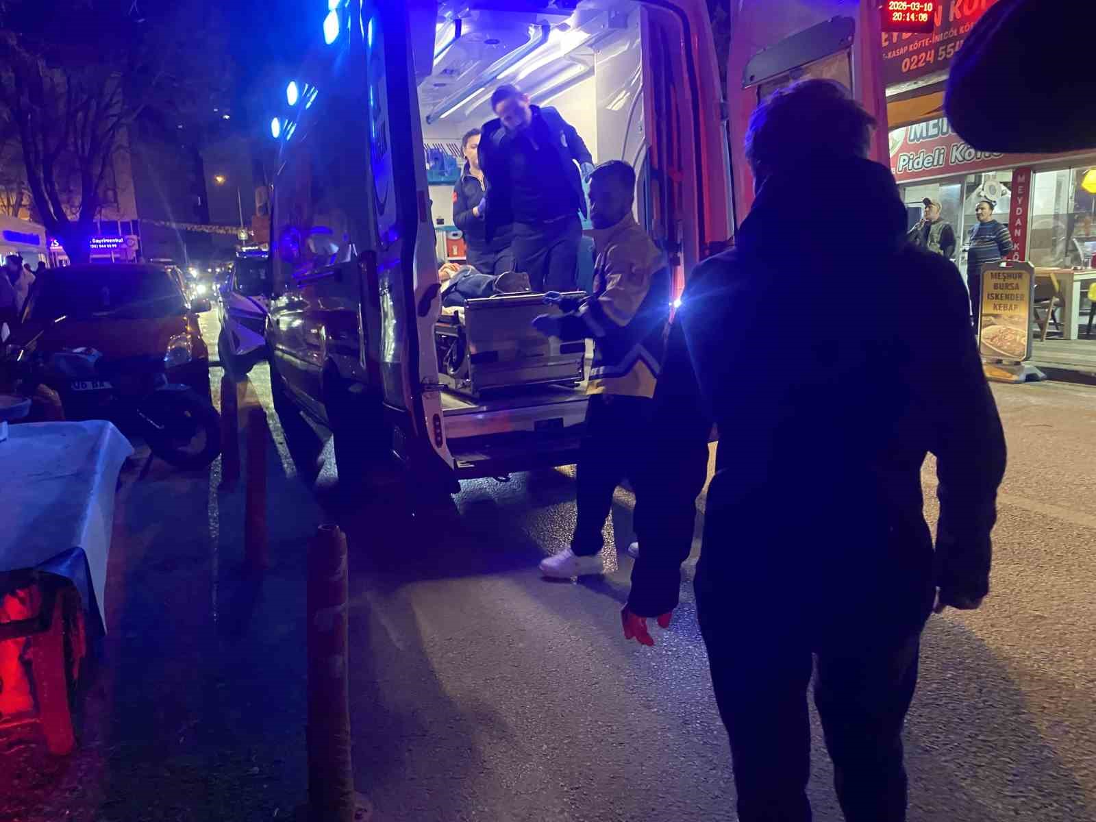 Bursa’da parkta bıçaklı kavga: 16 yaşındaki çocuk yaralandı
