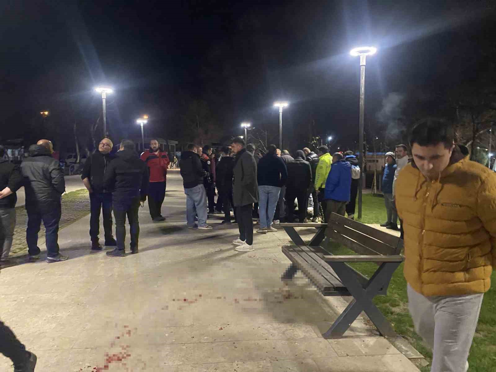 Bursa’da parkta bıçaklı kavga: 16 yaşındaki çocuk yaralandı
