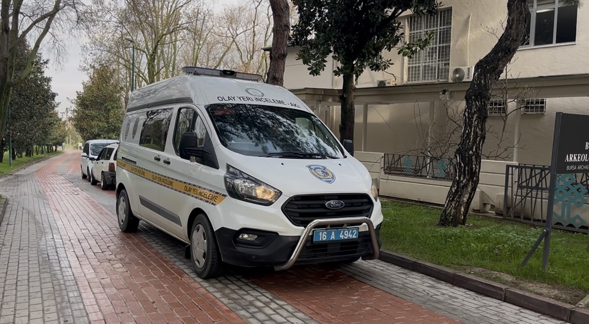 Bursa’da "pes" dedirten olay: Piknikte bulduğu top mermisini 10 gün evinde saklayıp müzeye getirdi
