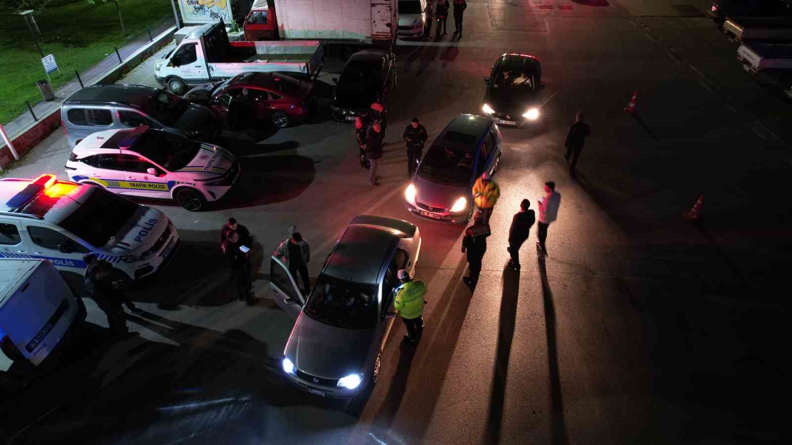 Bursa’da piyasacılara polis baskını
