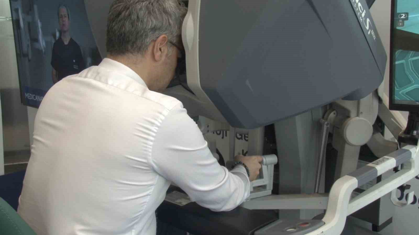 Bursa’da robotik ameliyat uygulamaları başladı
