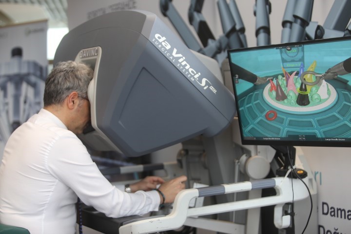 Bursa’da robotik ameliyat uygulamaları başladı
