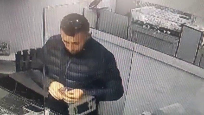 Bursa’da sahte altın vurgunu: Kuyumcuları dolandırdılar, kameralara yakalandılar
