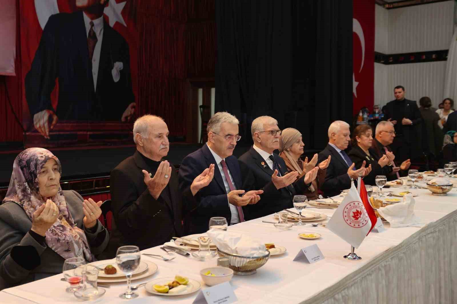 Bursa’da şehit yakınları ve gaziler için anlamlı Ramazan buluşması
