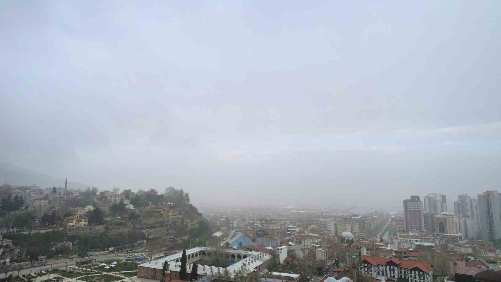 Bursa’da şehrin üzerine sis çöktü
