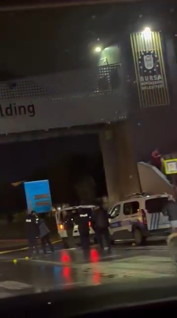 Bursa’da silahla alıkoyduğu kadına kurşun yağdırdı
