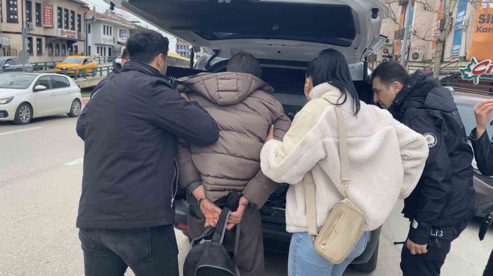 Bursa’da taciz iddiası ortalığı karıştırdı: Şüpheli linç edilmekten son anda kurtarıldı
