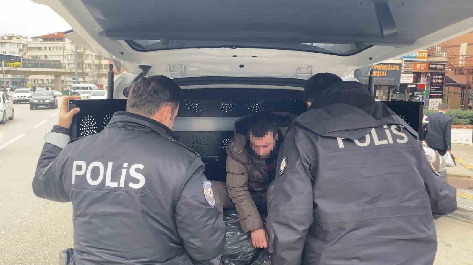 Bursa’da taciz iddiası ortalığı karıştırdı: Şüpheli linç edilmekten son anda kurtarıldı
