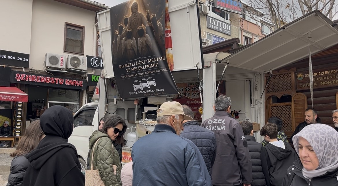 Bursa’da taksicilerden kahraman öğretmen ve öğrencilere vefa
