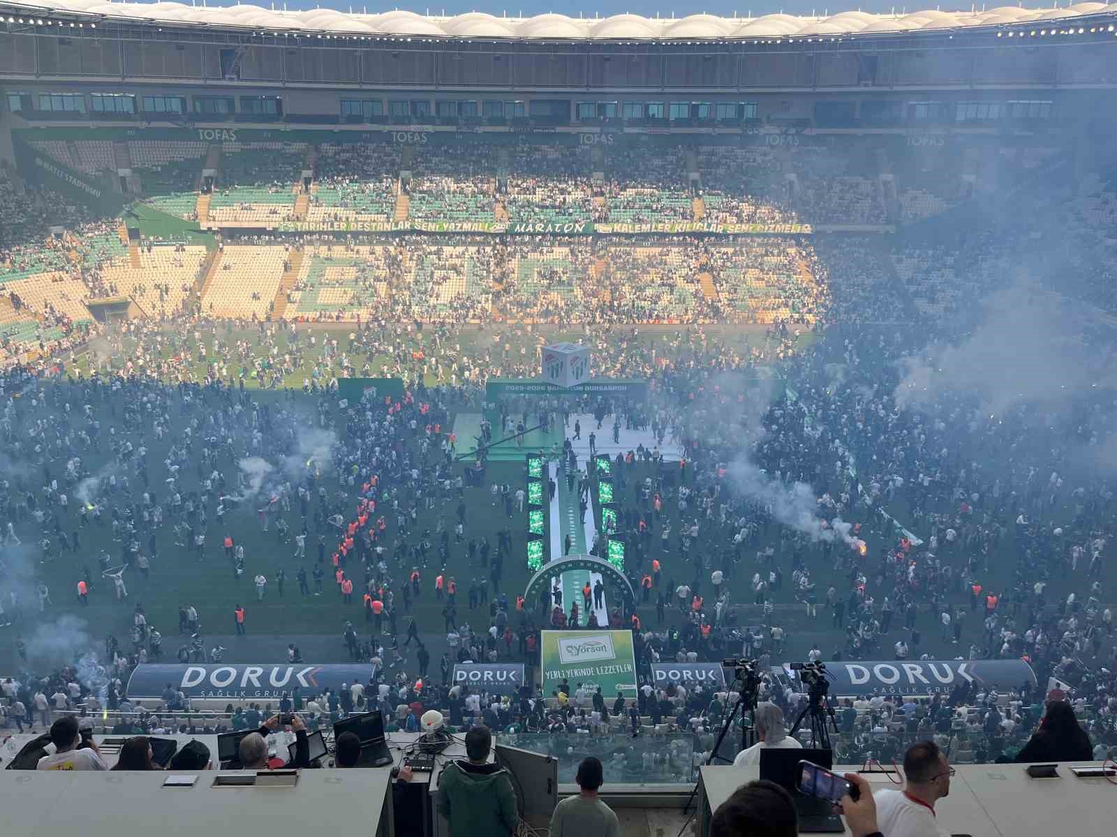 Bursa’da tarihi akşam, timsah geri döndü
