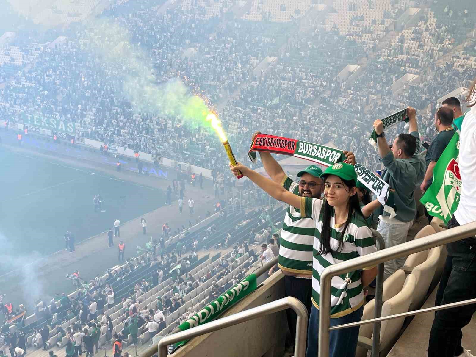 Bursa’da tarihi akşam, timsah geri döndü
