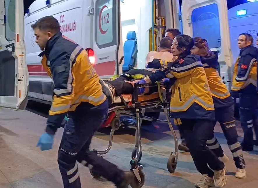 Bursa’da tartışma bir anda kavgaya dönüştü: 2 yaralı
