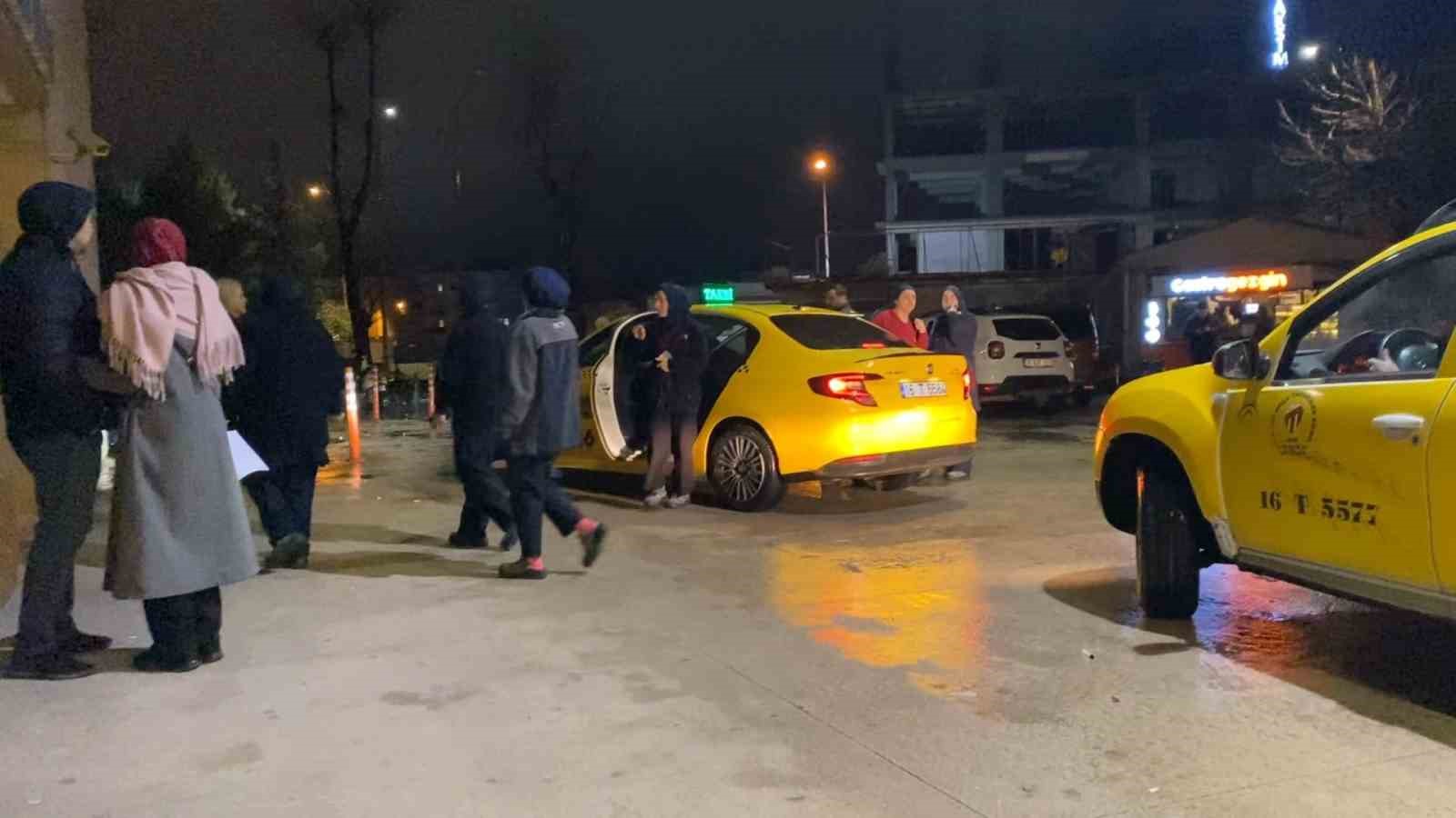 Bursa’da tekstil fabrikasında gıda zehirlenmesi şüphesi: 20 işçi hastaneye kaldırıldı
