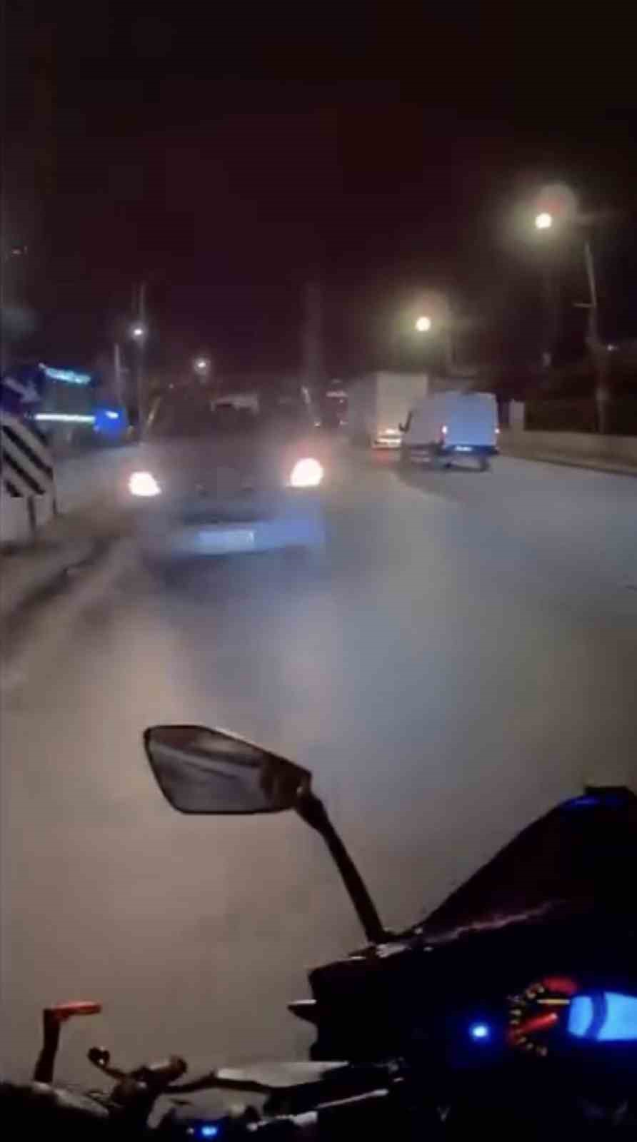 Bursa’da ters yönden gelen otomobil tehlike oluşturdu
