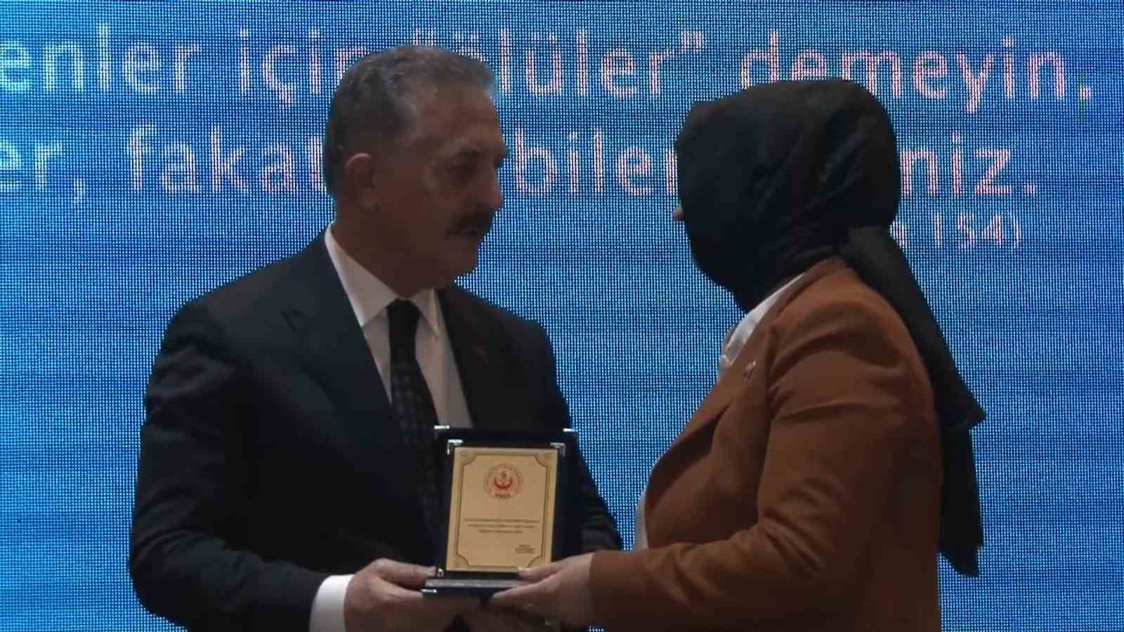 Bursa’da Ülkü Ocakları’nın düzenlediği iftarda birlik ve beraberlik vurgusu
