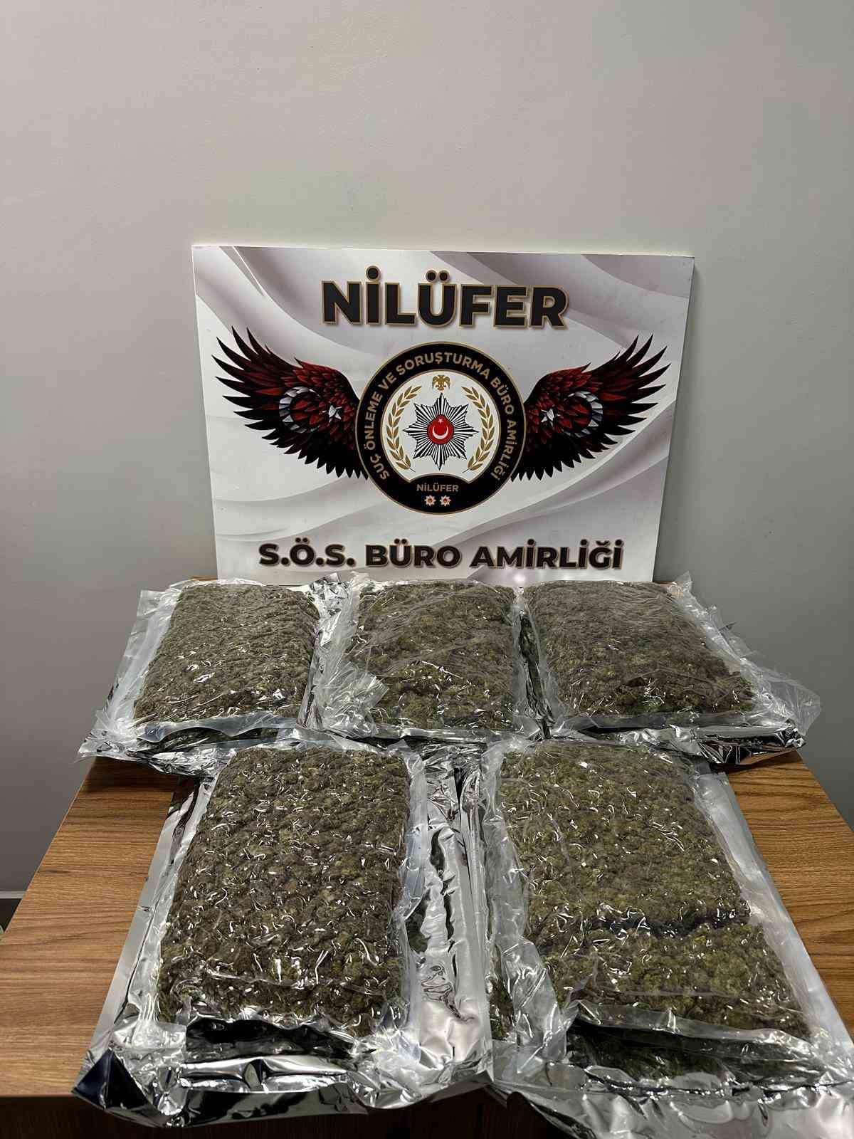 Bursa’da uyuşturucu operasyonu: 3 kilo 562 gram esrar ele geçirildi
