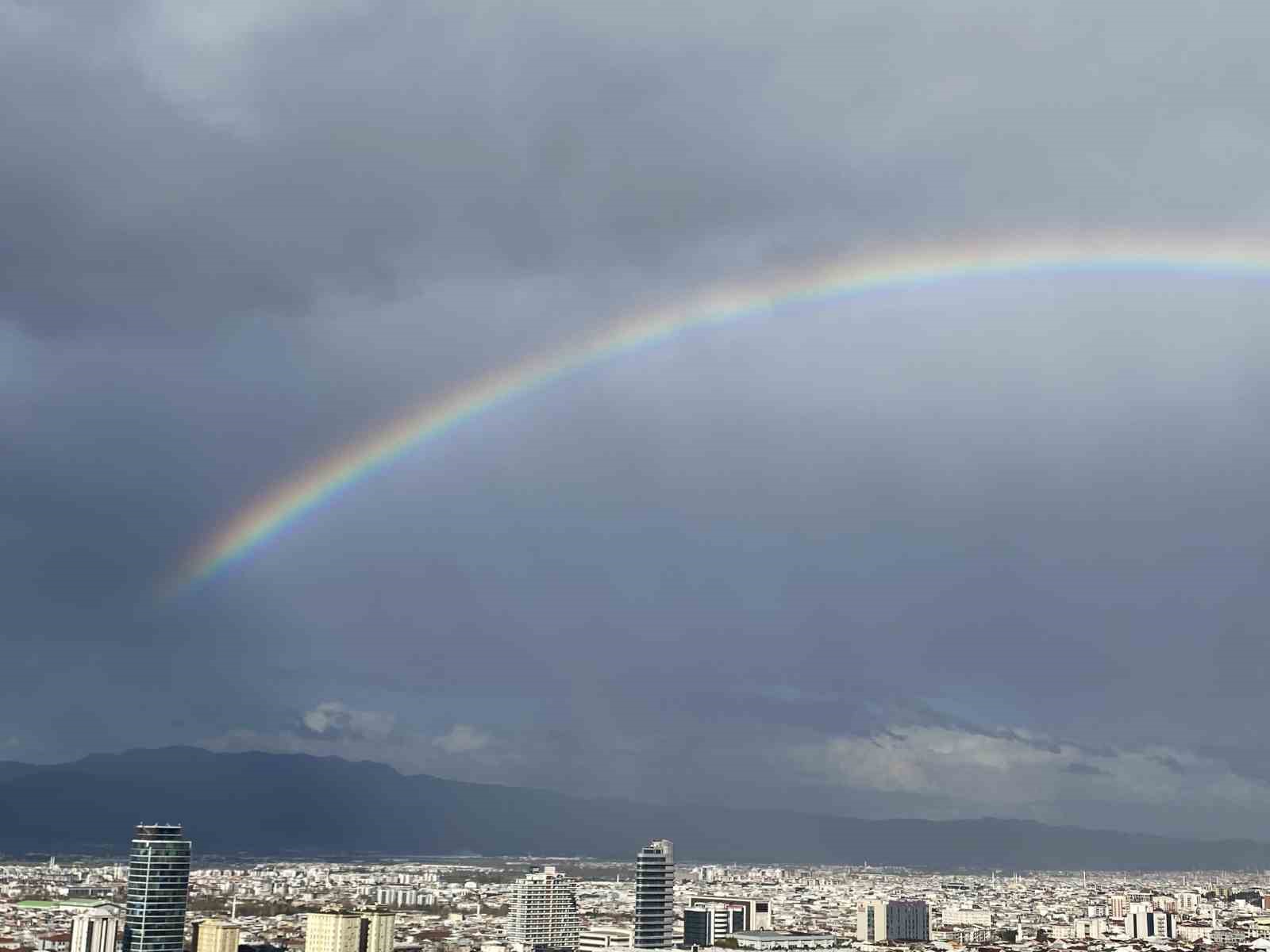 Bursa’da yağmur sonrası gökkuşağı şöleni
