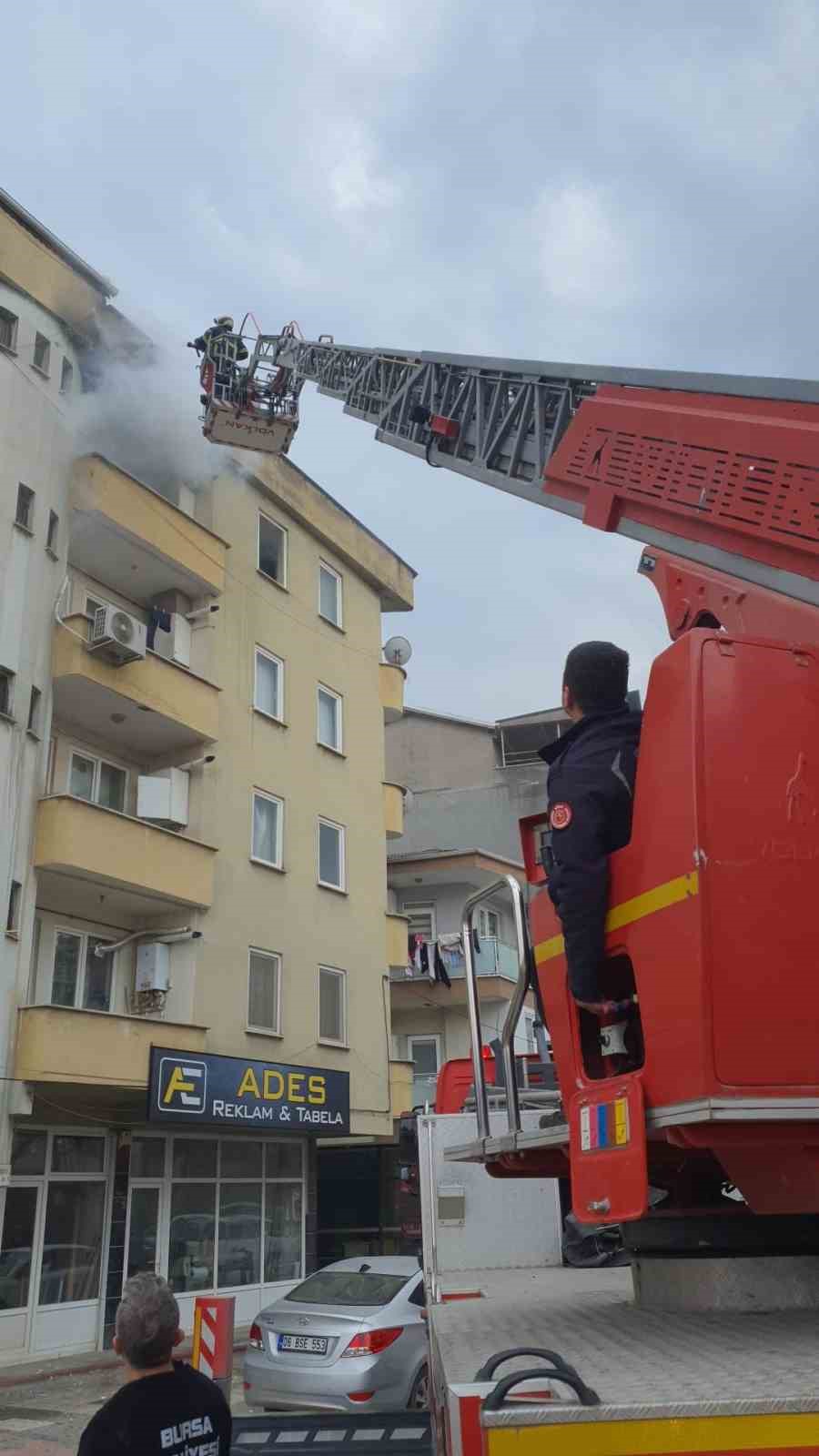 Bursa’da yemek yapılırken çıkan yangın paniğe neden oldu
