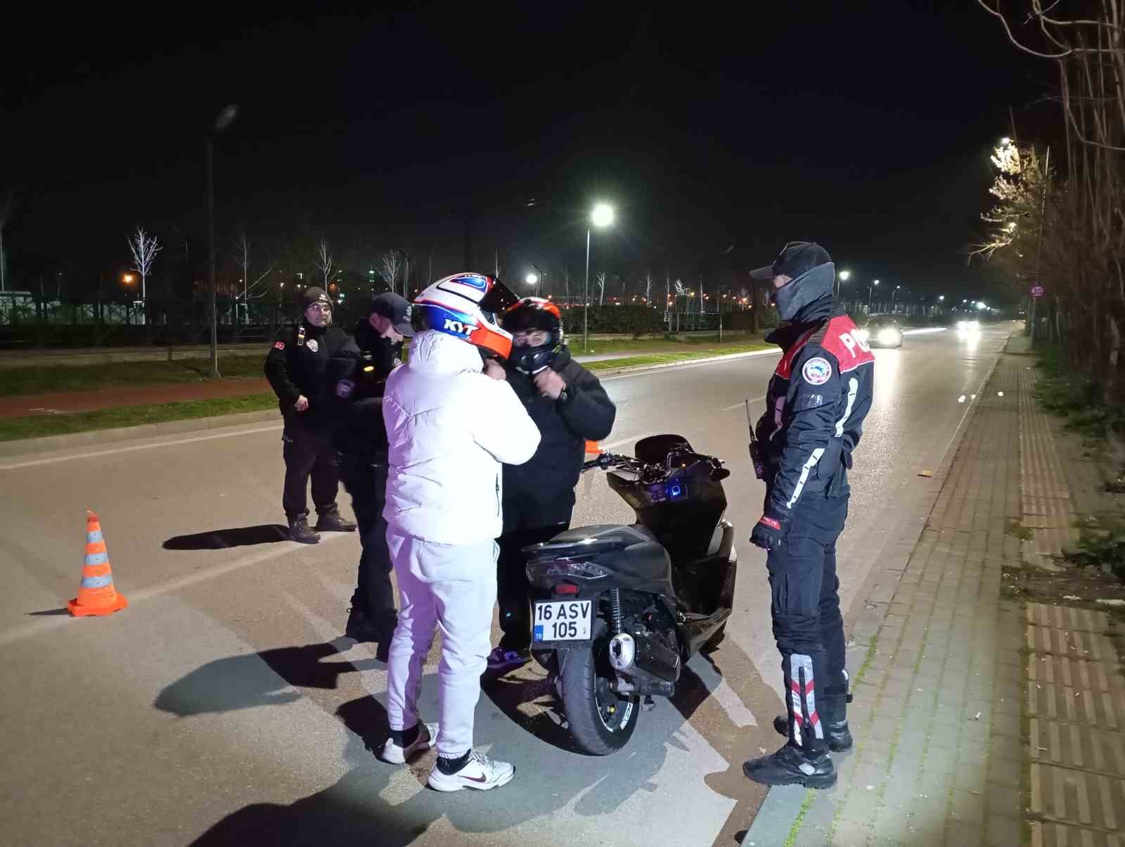 Bursa’da yer değiştiren ‘piyasacılara’ polis baskını
