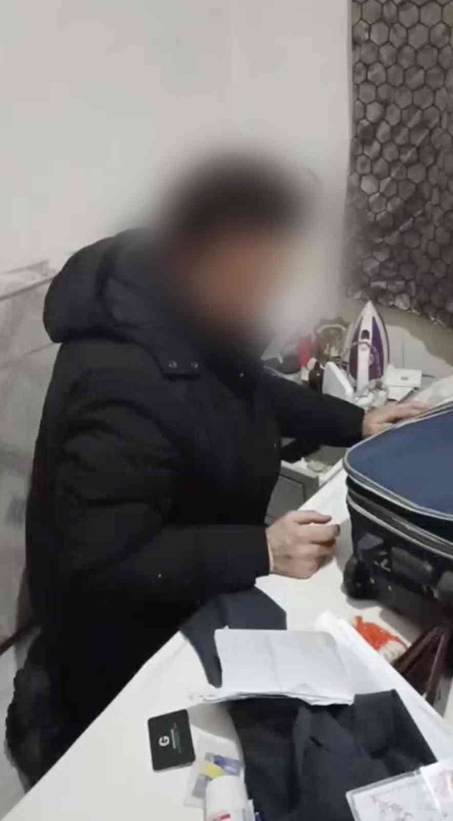 Bursa’da zehir tacirleri böyle yakalandı. Zulalanan uyuşturucuları polis tek tek buldu
