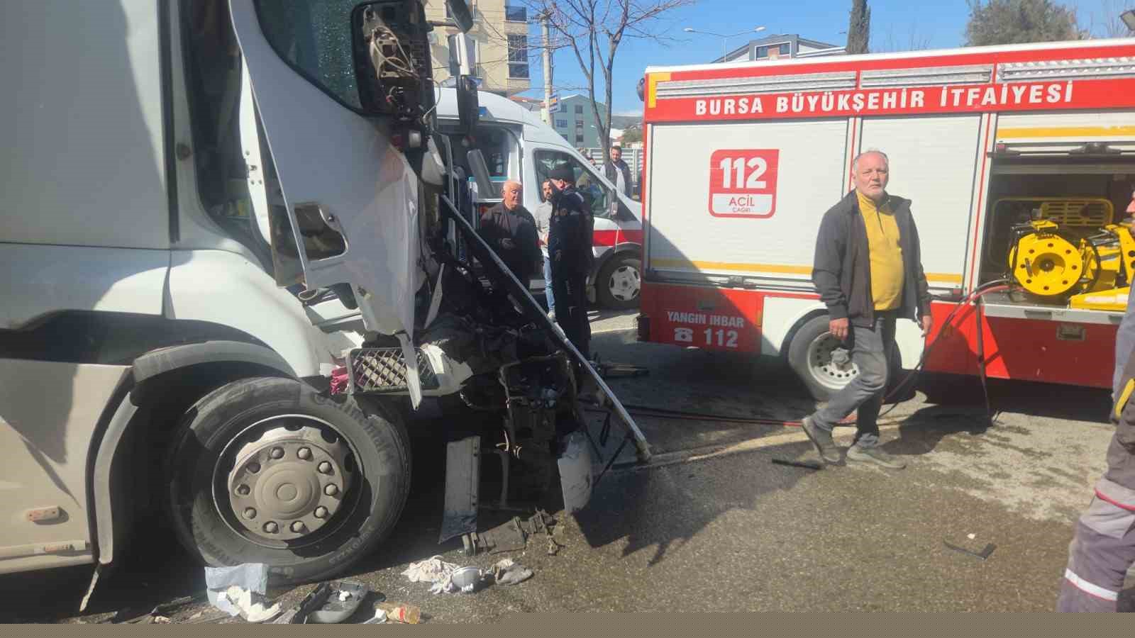 Bursa’da zincirleme kaza: 5 yaralı
