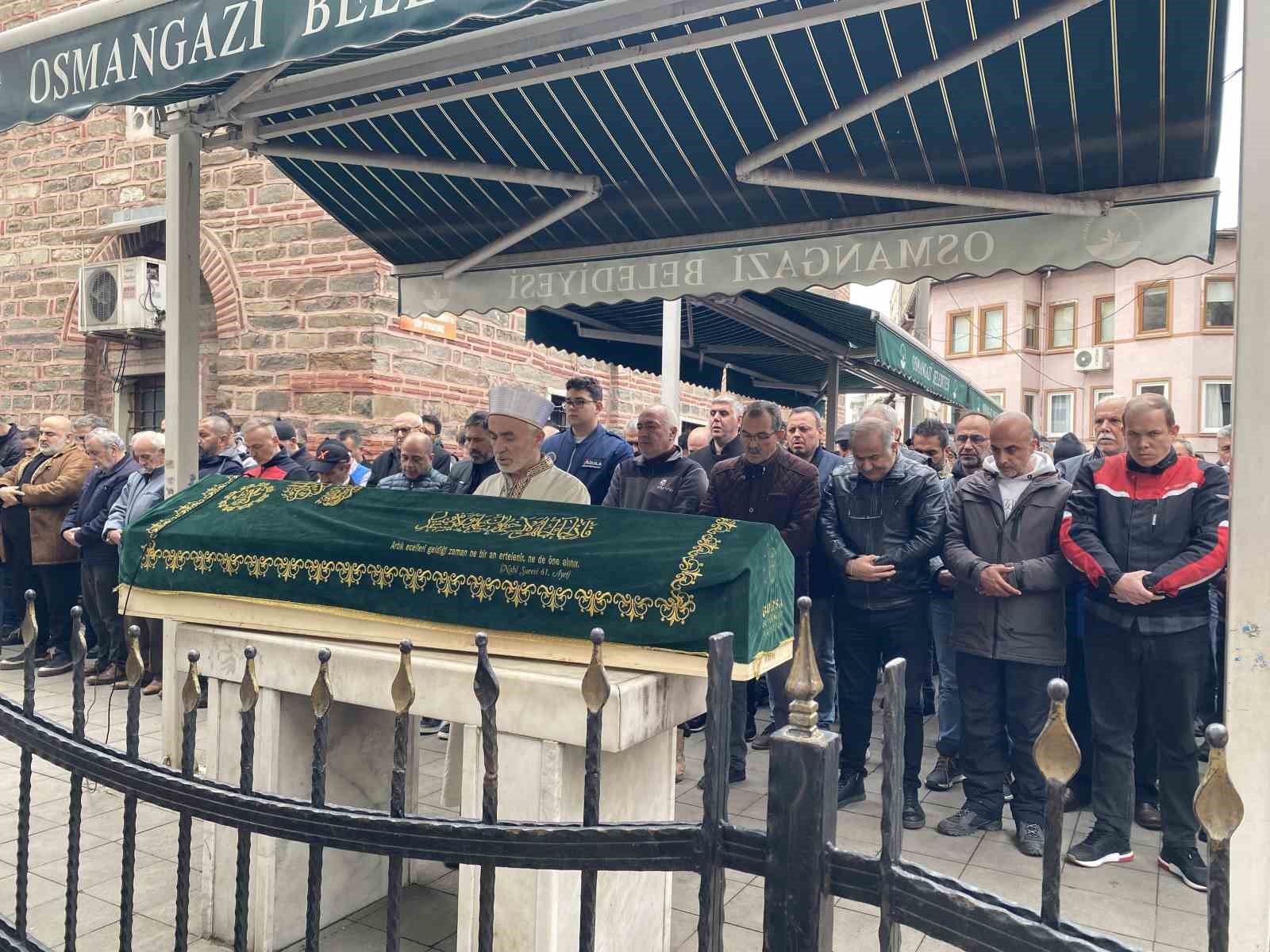Bursa’daki feci kazada hayatını kaybeden genç adam gözyaşlarıyla uğurlandı
