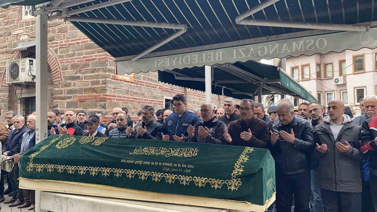 Bursa’daki feci kazada hayatını kaybeden genç adam gözyaşlarıyla uğurlandı
