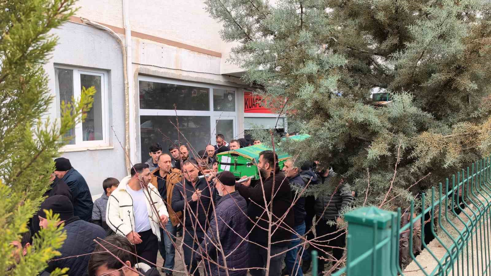 Bursa’daki tır kazasında hayatını kaybeden sürücü toprağa verildi
