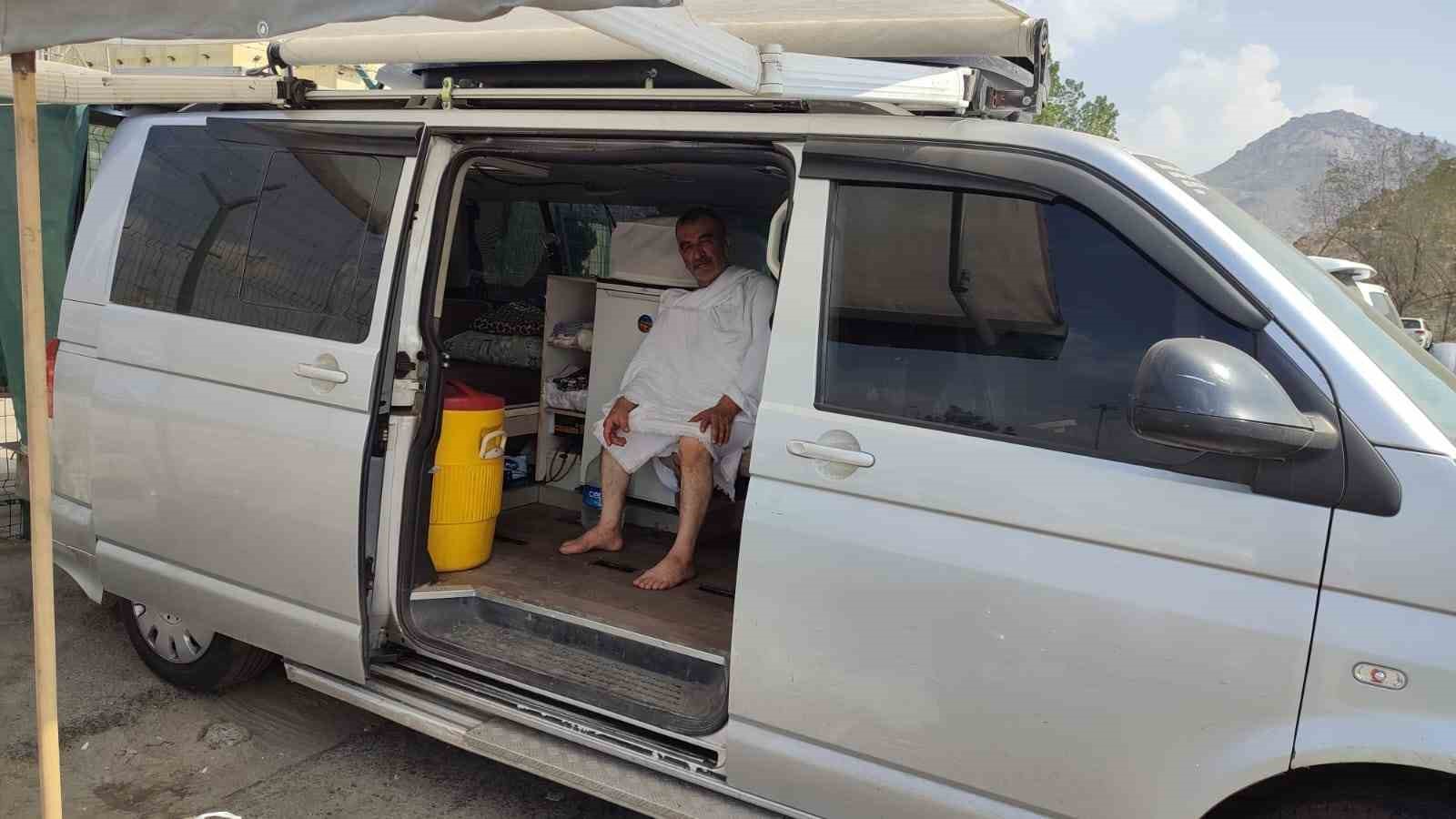 Bursa’dan 2 bin 600 kilometrelik yolu katederek Mekke’ye geldi
