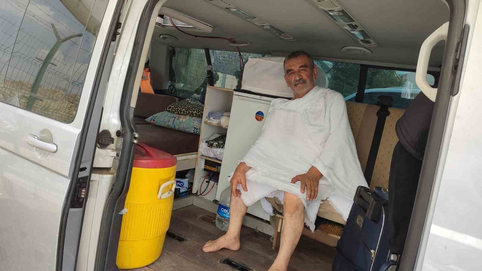 Bursa’dan 2 bin 600 kilometrelik yolu katederek Mekke’ye geldi
