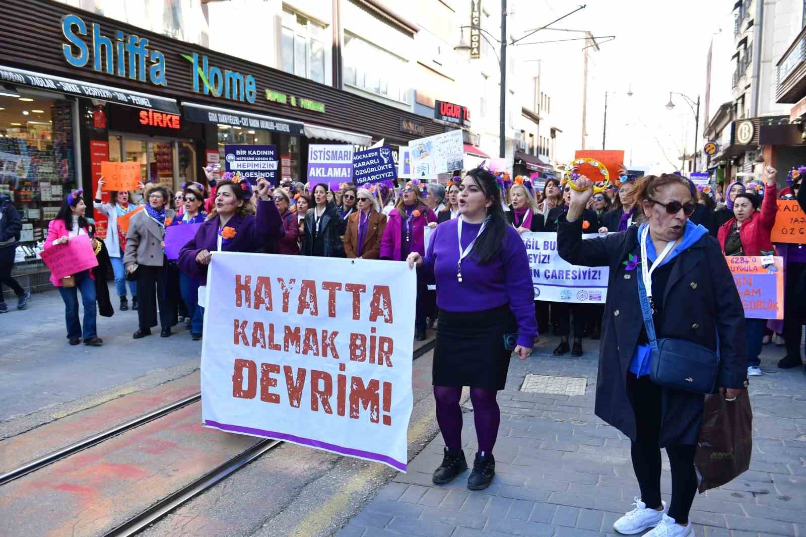 Bursalı Kadınlardan özgürlük ve eşitlik yürüyüşü
