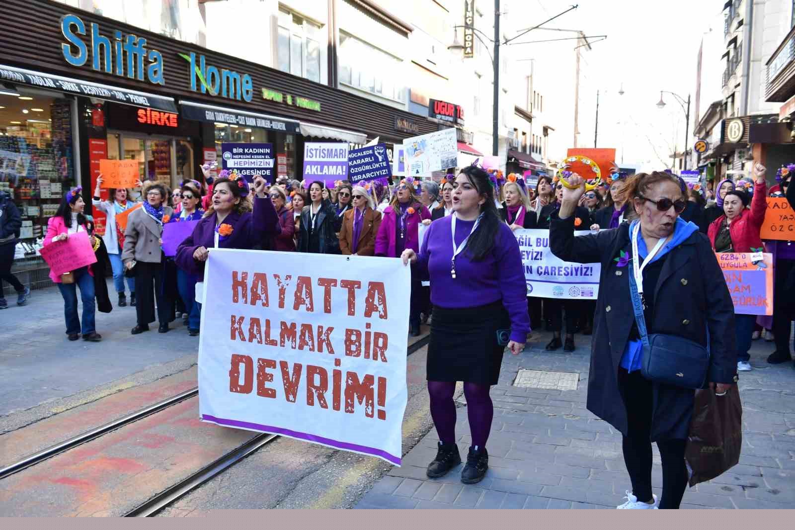 Bursalı Kadınlardan özgürlük ve eşitlik yürüyüşü
