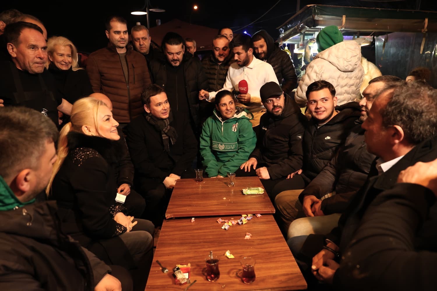 Bursalılar sahurda tarihi meydanda buluştu
