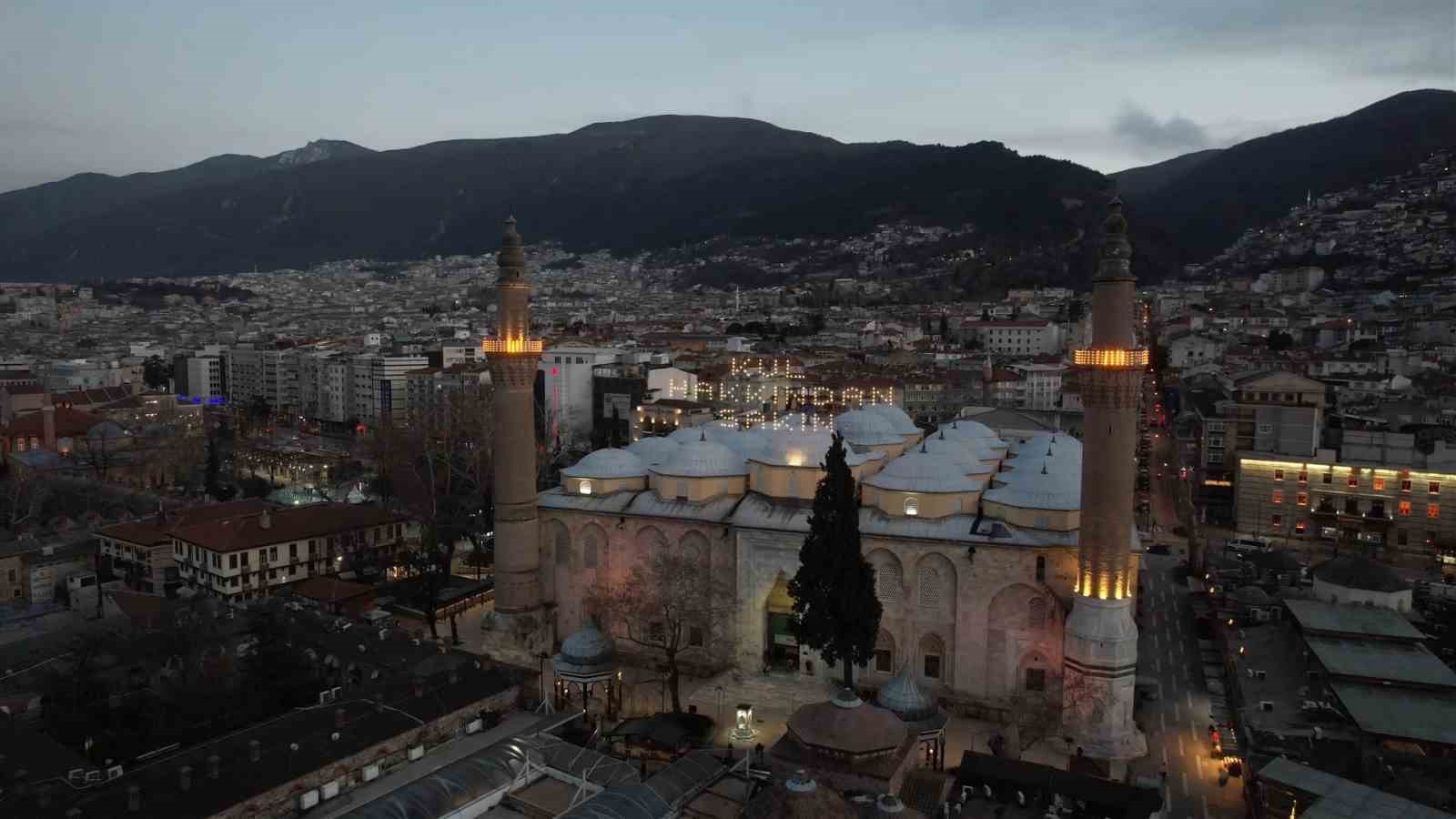 Bursalılara iftar ve sahuru ses bombası ile haber veriyorlar
