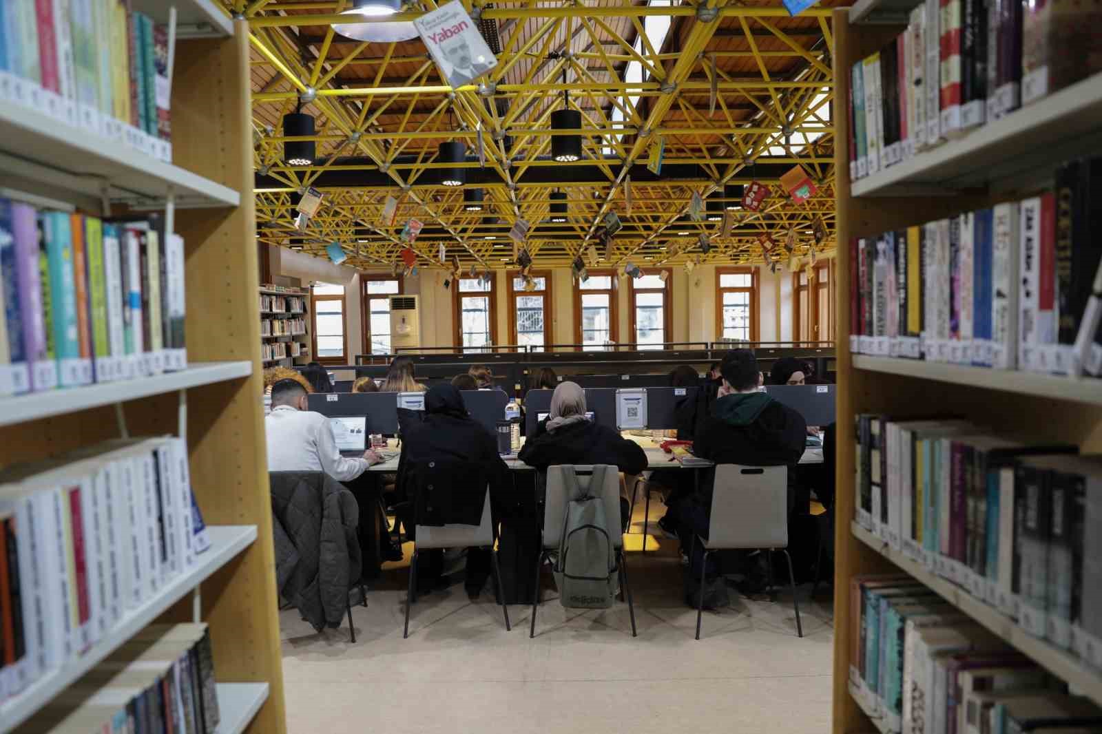 Bursa’nın bilgiye açılan kapılarına yoğun ilgi
