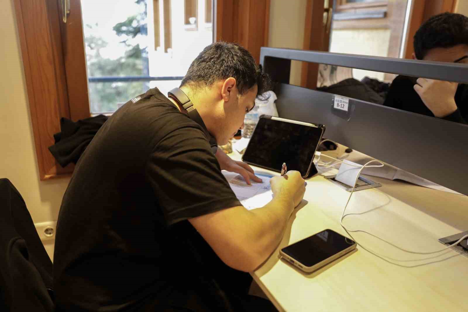 Bursa’nın bilgiye açılan kapılarına yoğun ilgi
