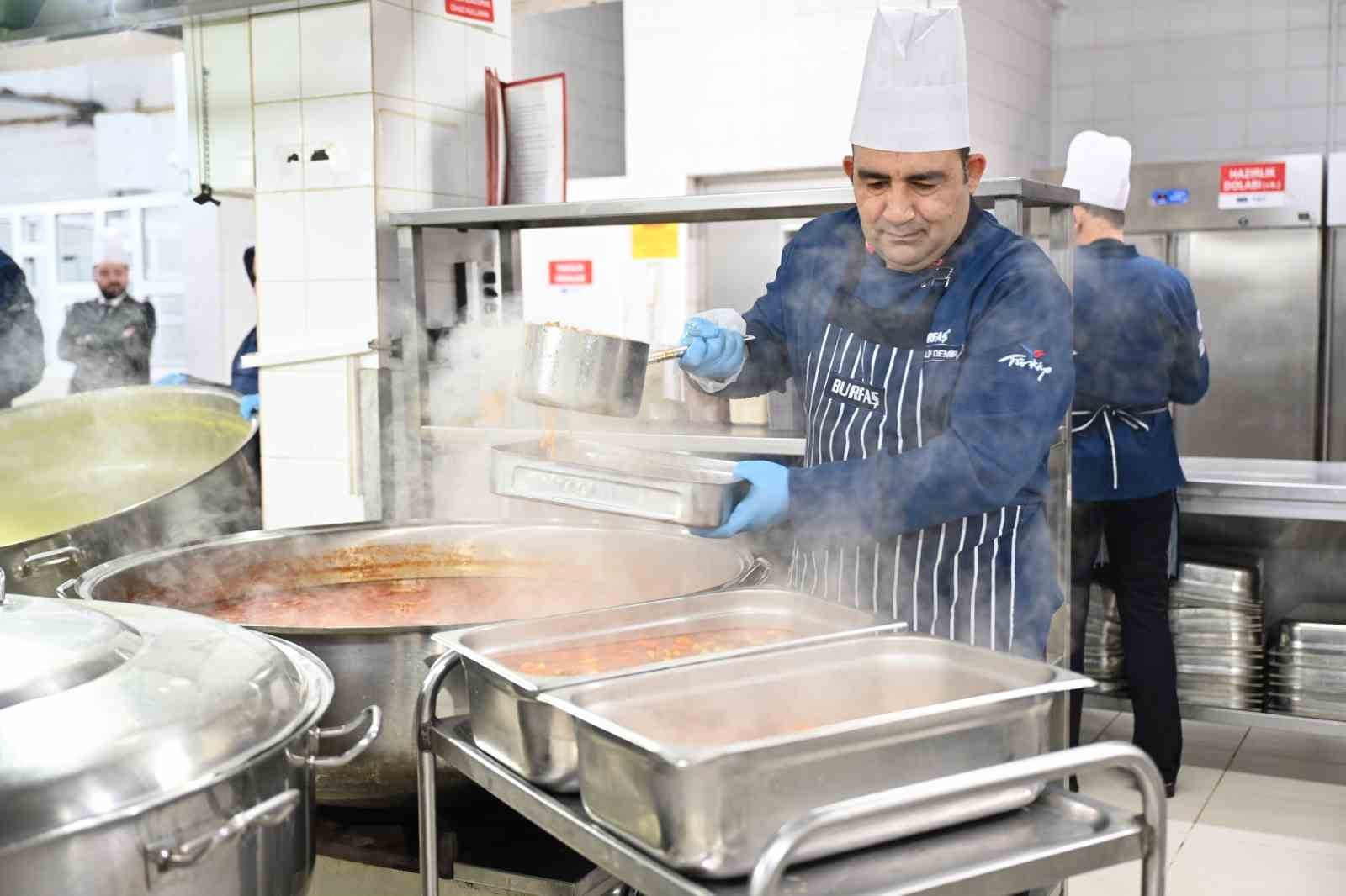 Bursa’nın dayanışma mutfağı büyüyor
